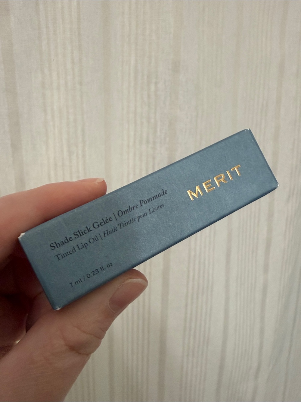NIBđĽ Merit Shade Slick GelĂŠe Tinted Lip Oil in Maraschino - Picture 5 of 7